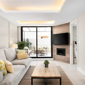 https://malagaroom-victoria-43.es-andalucia.com